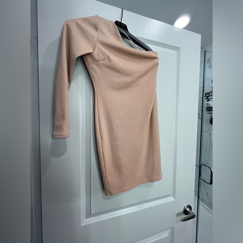 Nordstrom nude one sleeve dress size M